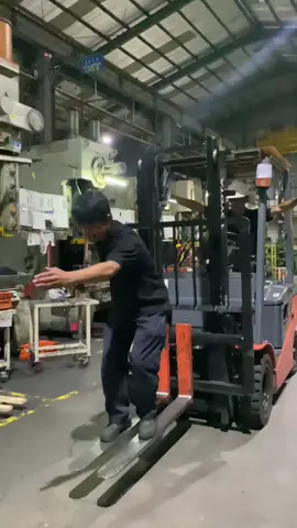 Adu pacu jalur forklift#fypp #kulipbrikcikarang 