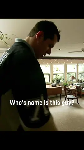 Oh to be a cat named Loki greeted by Evgeni Malkin 🙂‍↕️