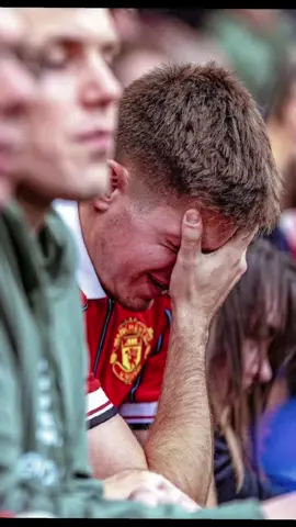 Manchester united fans reaction after losing to Grimsby #sportsontiktok #grimsvsmanutd #footballfansreaction #sportsontiktok #carabaocup 