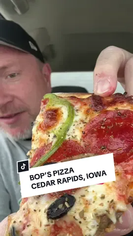I ate this whole pizza #iowa #pizza #pizzareview #roadtrip #robbypizza 