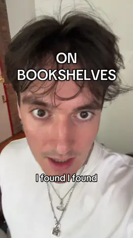 i’ve found a great treasure. #fyp #BookTok #bookshelf #griddy 
