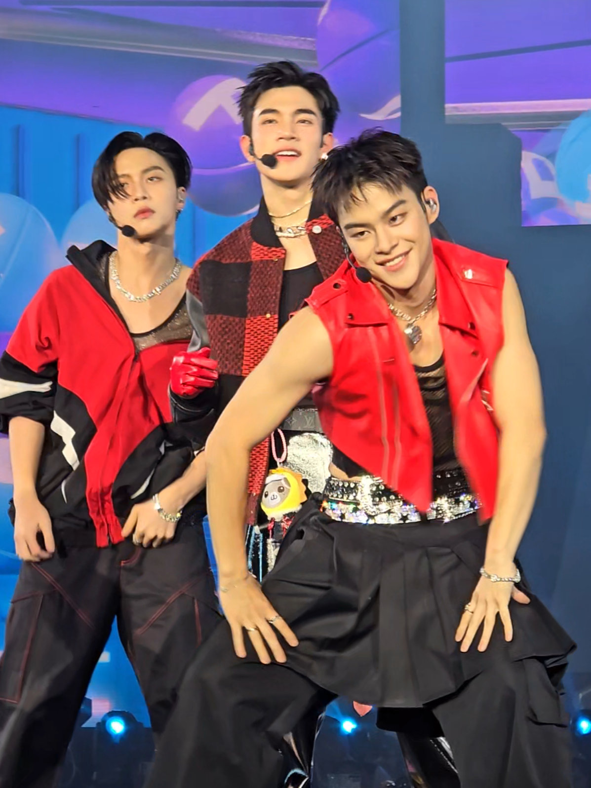 Guest ปีนี้จะเป็นใคร #geminifourthconcert #fourthnattawat #BUSbecauseofyouishine 