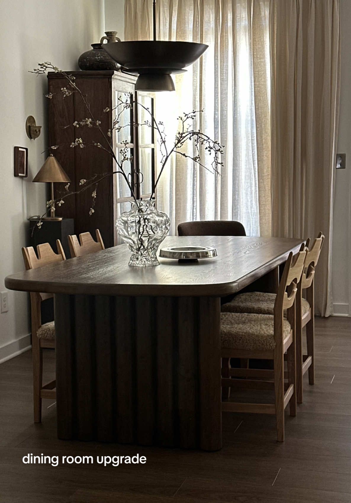 the dining chairs that have been on my Pinterest board forever 🥹 #diningroom #homeinspo #homedecor 