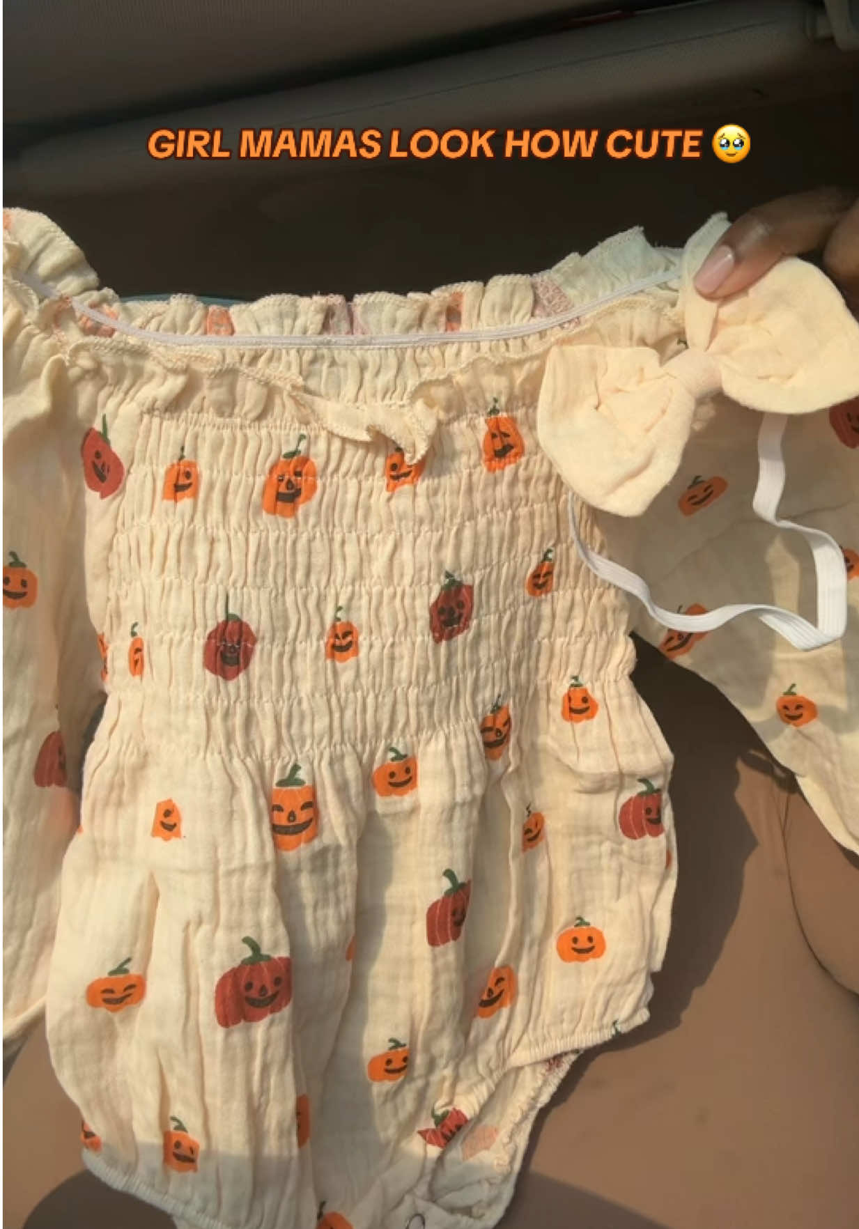#bubbleromper #babyfalloutfits #babygirlfallfashion #babygirlfashion #spookyseason 