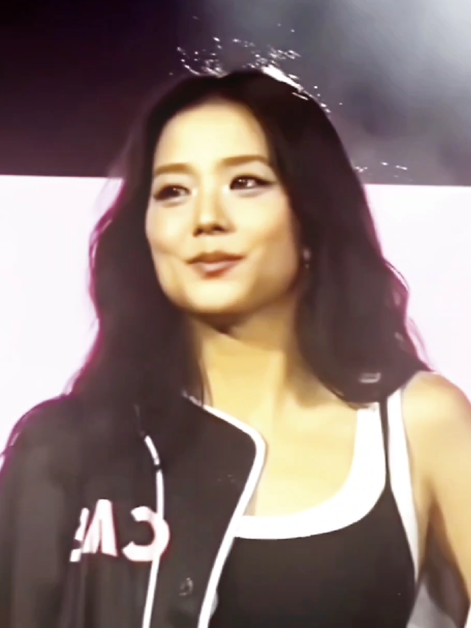 this place about to 💥 #jisoo #kimjisoo #blackpink #jisooedit #foryou 