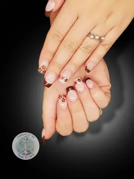 Fall favorites, but make them nails. 🍁 🥧 From warm pumpkin pie tones to rich brownie shades, these sets are serving all the sweet autumn vibes.  Perfect for cozy nights in, coffee runs, and everything in between.  Which fall flavor would you wear on your nails? Tell us in the comments @luxapolish   #NailTok  #PressOnNails #NailInspo #CustomPressOns #LUXA 