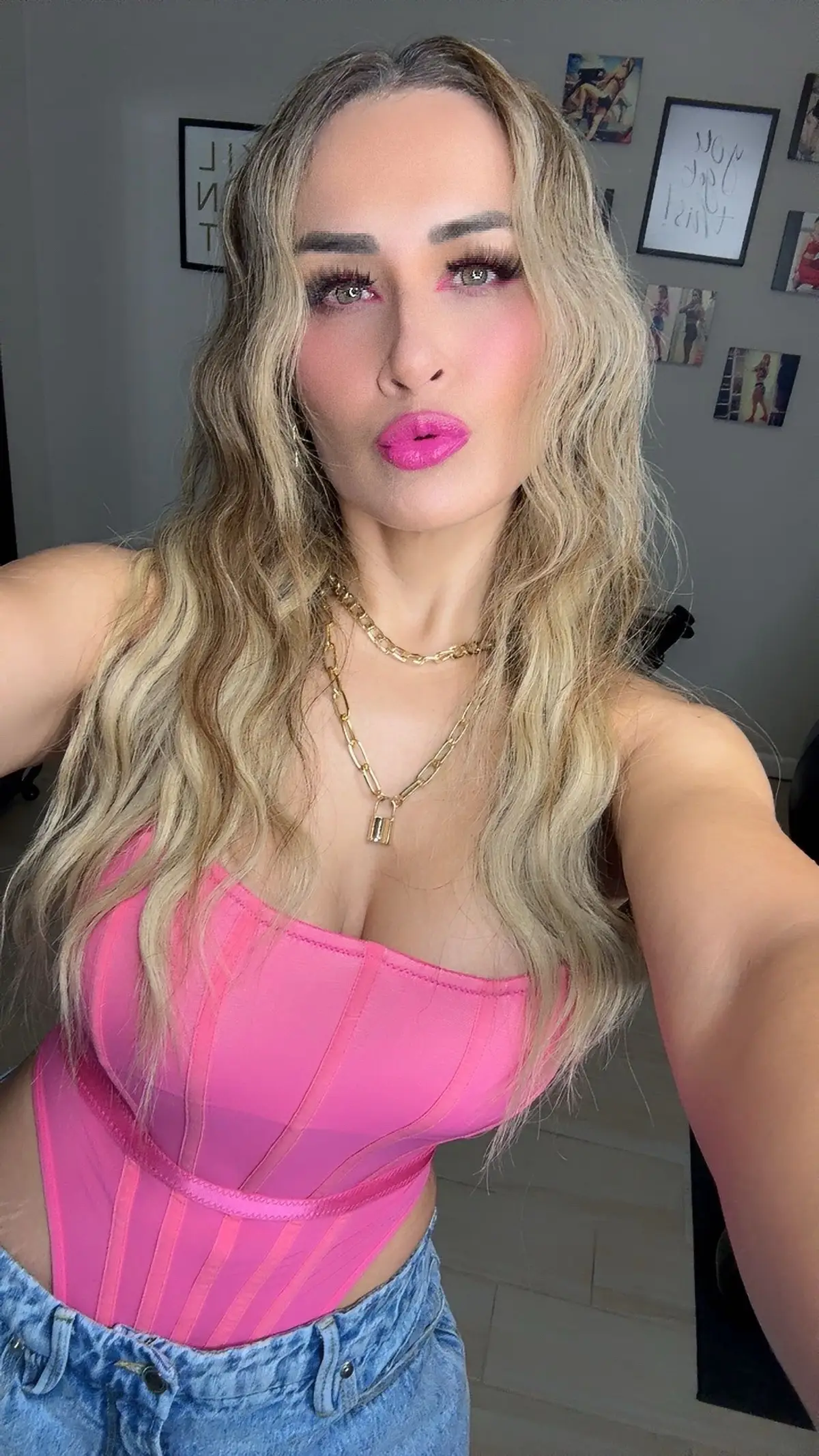 Se puso linda y salió… #latepost #karolg #wednesday #miercoles #holis
