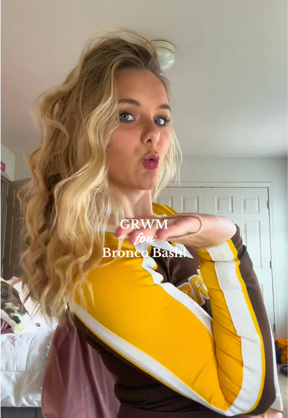 Yay first full team event to kick off the school year!📣☺️✨ @Western Michigan Cheer  #wmu #broncobash #wmucheer #collegecheer #westernmichigan 