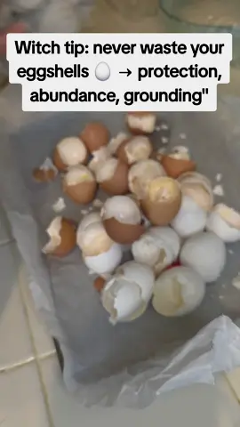 Turning eggshells into cascarilla – an old brujita trick for protection + energy clearing 🧿 #BrujitaVibes #WitchTok #LatinaBruja #CascarillaMagic #ParticleMagic