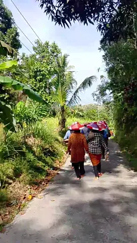 #ayuk warga kelbung selalu kompak ya.....  bersatu kita teguh bercerai kita kawin lgi.