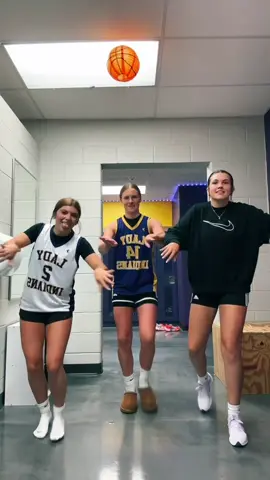 💃💃💃@kenady.barrett @aubrey #fyp #basketball 