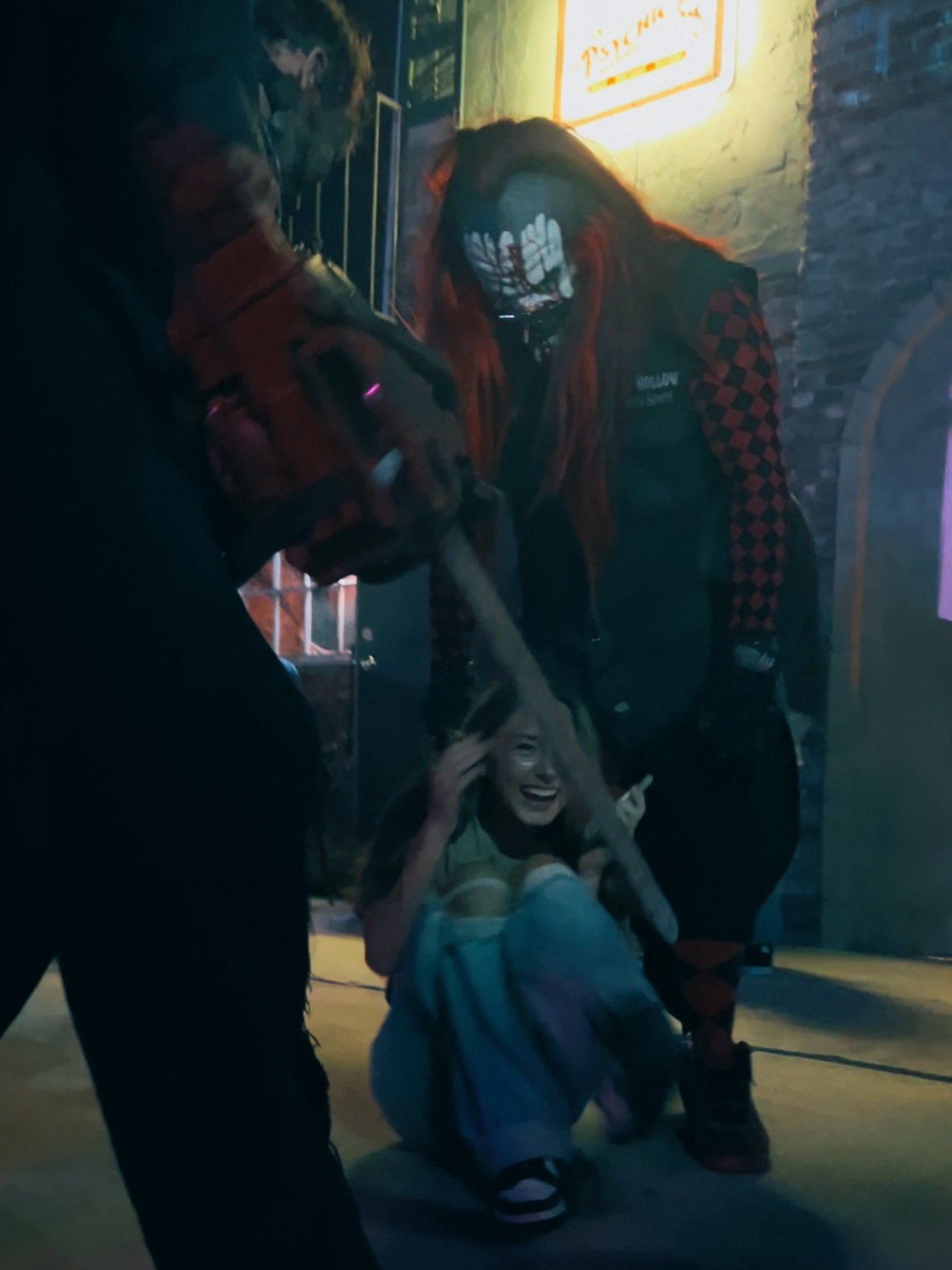 This how we treat our new friends!! #spookyseason #clowns  #hauntedhouse #halloween #scareactor  @4T33N 