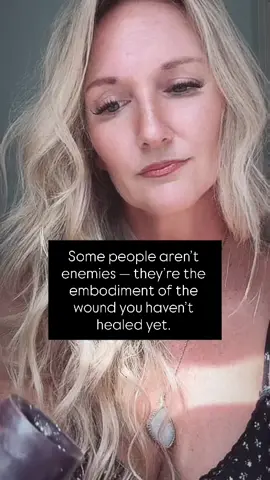 💭 Sometimes the people who trigger you the most aren’t your enemy at all. They’re simply the embodiment of the wound you haven’t healed yet. They show up as mirrors — not to punish you, but to call you back to love. When you meet them with anger, the wound stays open. When you meet them with love (love for yourself, love for the truth, love for the lesson)… the wound starts to dissolve. They were never the problem. The pain inside was. And healing doesn’t always look like fighting back — sometimes it looks like softening, reclaiming your power, and refusing to play in the cycle anymore. Book a call with me linked in my bio or come find me on IG 
