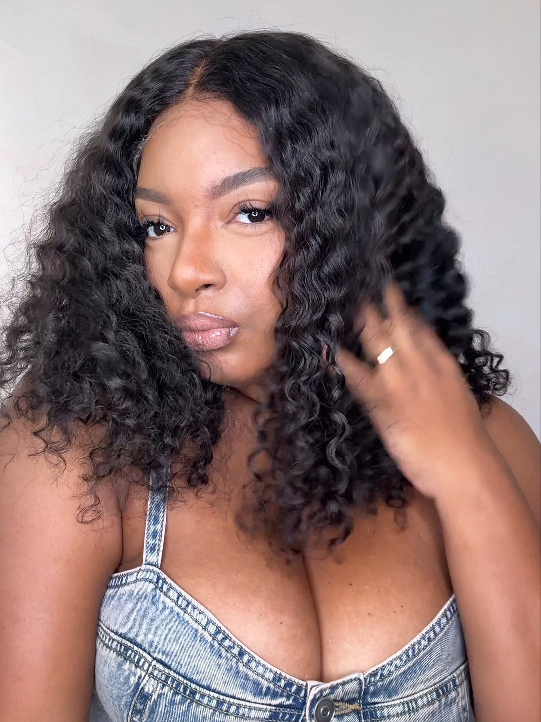 Our new glueless wigs just arrived — all ready-to-wear, human hair wigs that are in stock and on sale. No long wait times — we can ship your wig fast if you need a new look right away. If you’re in Atlanta, you can also book a same-day wig appointment at our salon to try on and shop in person. Shop Online | Book An Appointment 🛒 Sveltewigs.com 📍Atlanta, GA #GluelessWig #BangWig #HumanHairWigs #ProtectiveStyle #fyppppppppppppppppppppppp