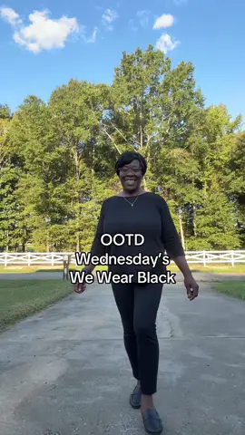 Just basic today! #wednesdayvibes #wednesdaywewearblack #ootdinspiration 