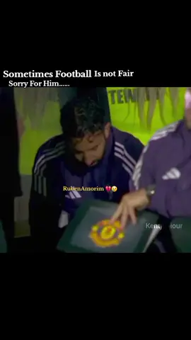 Amorim decided not to witness penalty shoot out ....🥺🥹🥹#manchesterunitedvsgrimsby#fyyyyyyyyyyyyyyyy #manutdfans #rubenamorim #goviral 