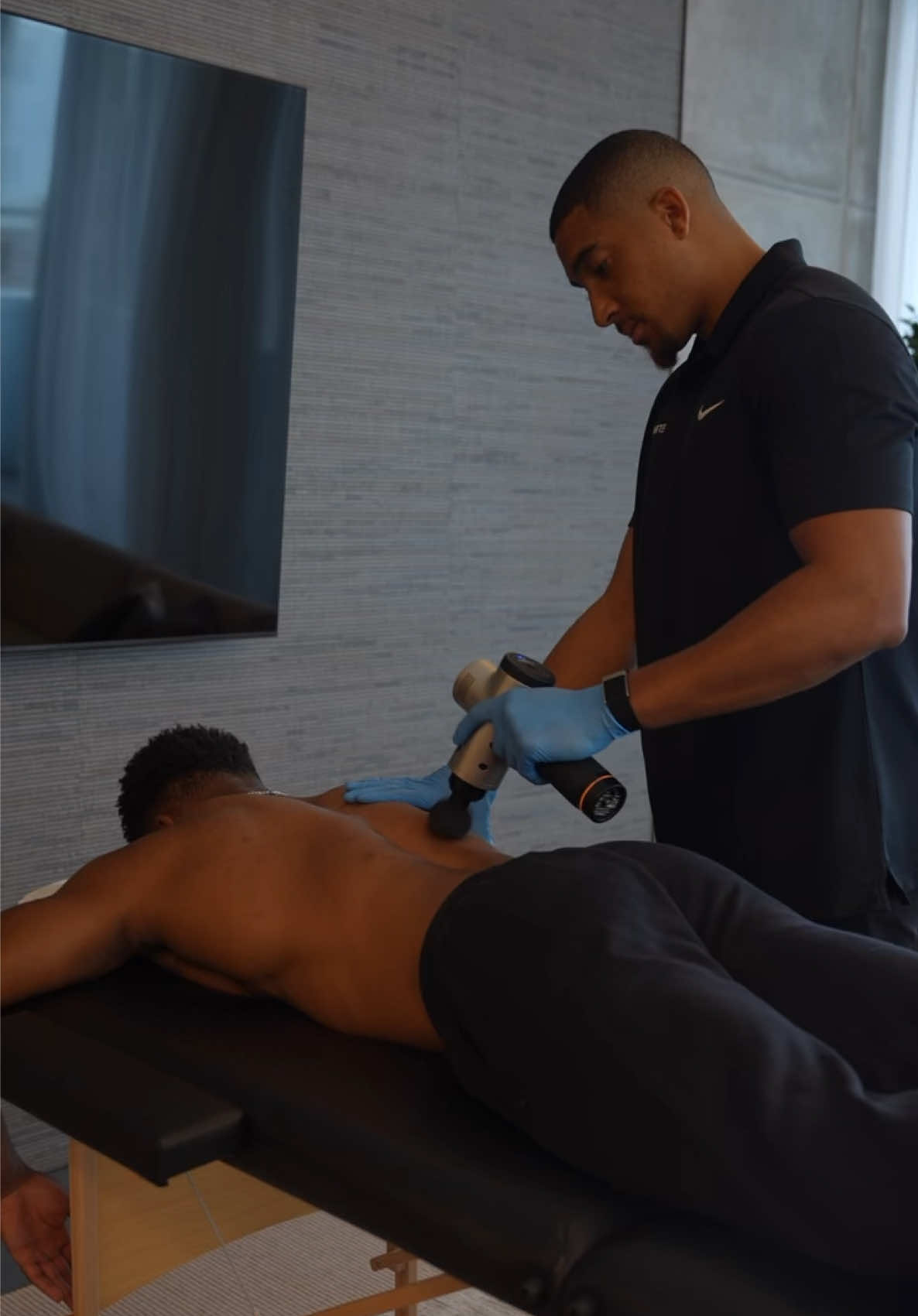 recovery is part of the process ⚡️ cupping • stim • deep tissue • all the essentials that keep me locked in. huge shoutout to @Recovrite for keeping the machine running! 💪🏾