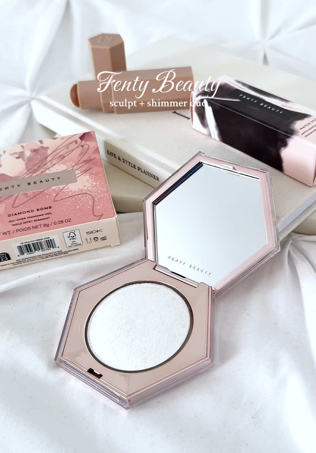 When the products AND packaging are both top tier 🙂‍↕️🙌🏼 @Fenty Beauty #fentybeauty #highlighter #bronzerstick #bronzer #tiktokshopcreatorpicks 