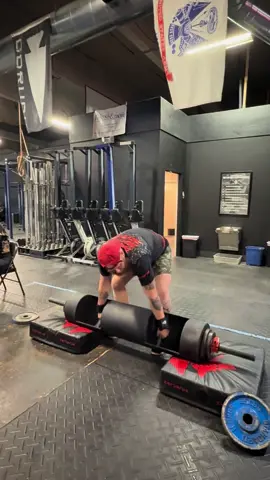 Hit amazing PR for the day of 175lbs log press #bluecollar #mentalhealthmatters #strongman #stayhardtokill 