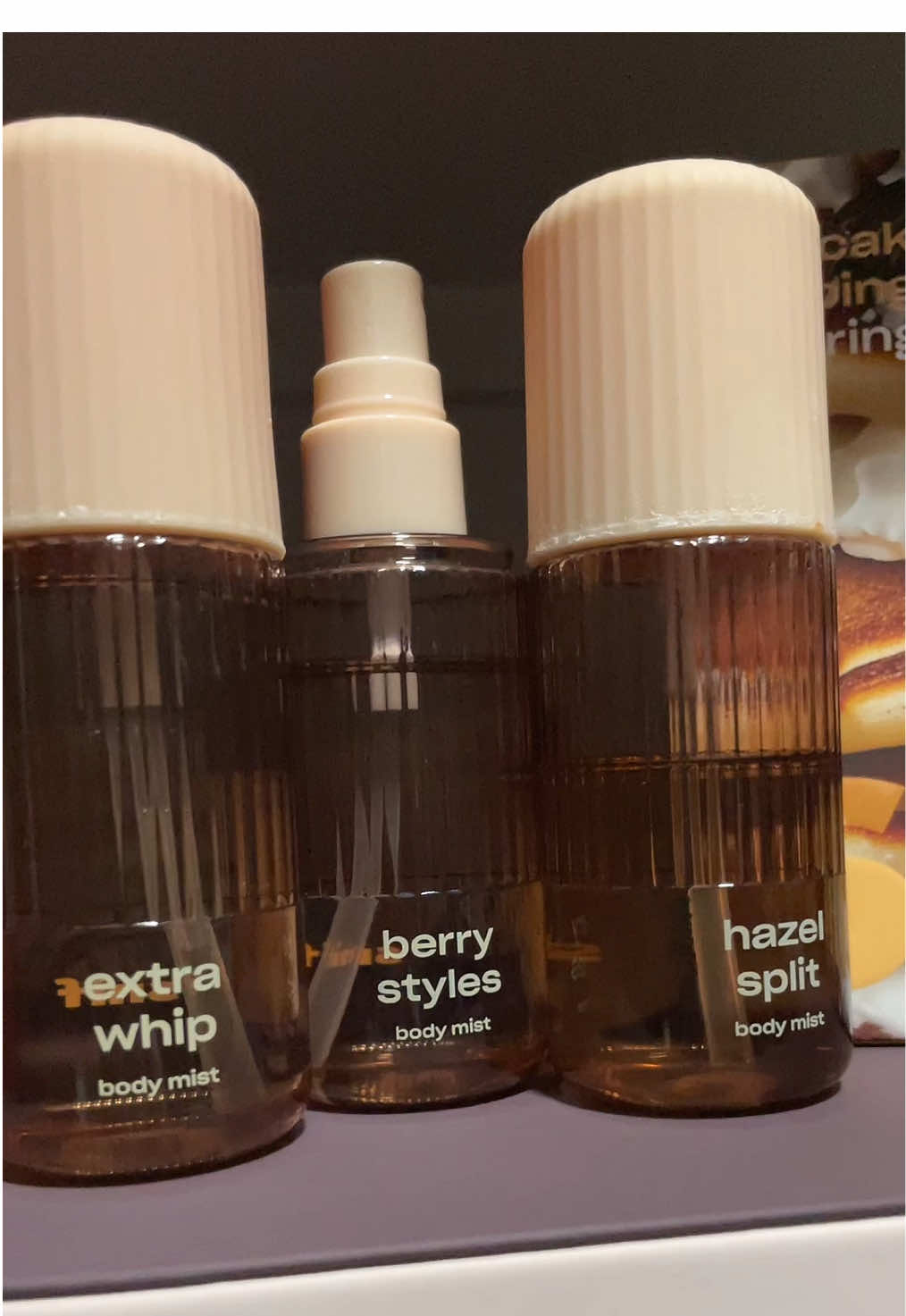 You must check @Snif  body mist collection. This one is for the gourmand lovers out there. This gorgeous trio of body scents to give you all the warm and cozy dessert vibes. I truly reach for these all year round. They smell so fantastic. Can you tell which ones my favorite?❔❔❔