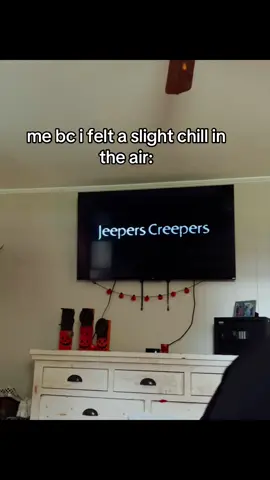 absolutely adore halloween #halloween #scarymovie #fall #jeeperscreepers #leaves #chilly #weather #school #fyp #viral 