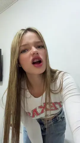 y esa cara de dormida?#paratiiiiiiiiiiiiiiiiiiiiiiiiiiiiiii #videoviral #rubia #ropa 