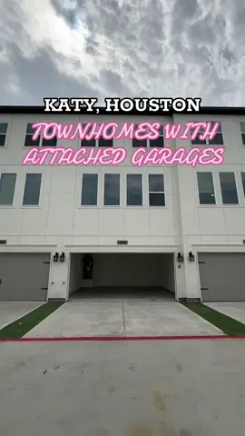 📍TOWNHOMES with attached garages in Katy! 🔥 We found DEALS at this property! Super easy access to 99 and I-10. Amenities include a dog park 🐶. 🚛 Our service is 100% free, and you get up to $200 cash back or a free 2 hour move! 📲 Comment or DM and we can set up a tour!