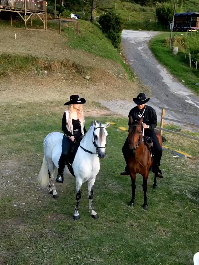 stiven  enseña la M10 jjaaj#mrstiven #mariajulissa
