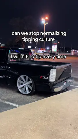 i can’t even afford to fix my flat 🙄 #houston #droppedtrucks #tip #tippingculture #notip 