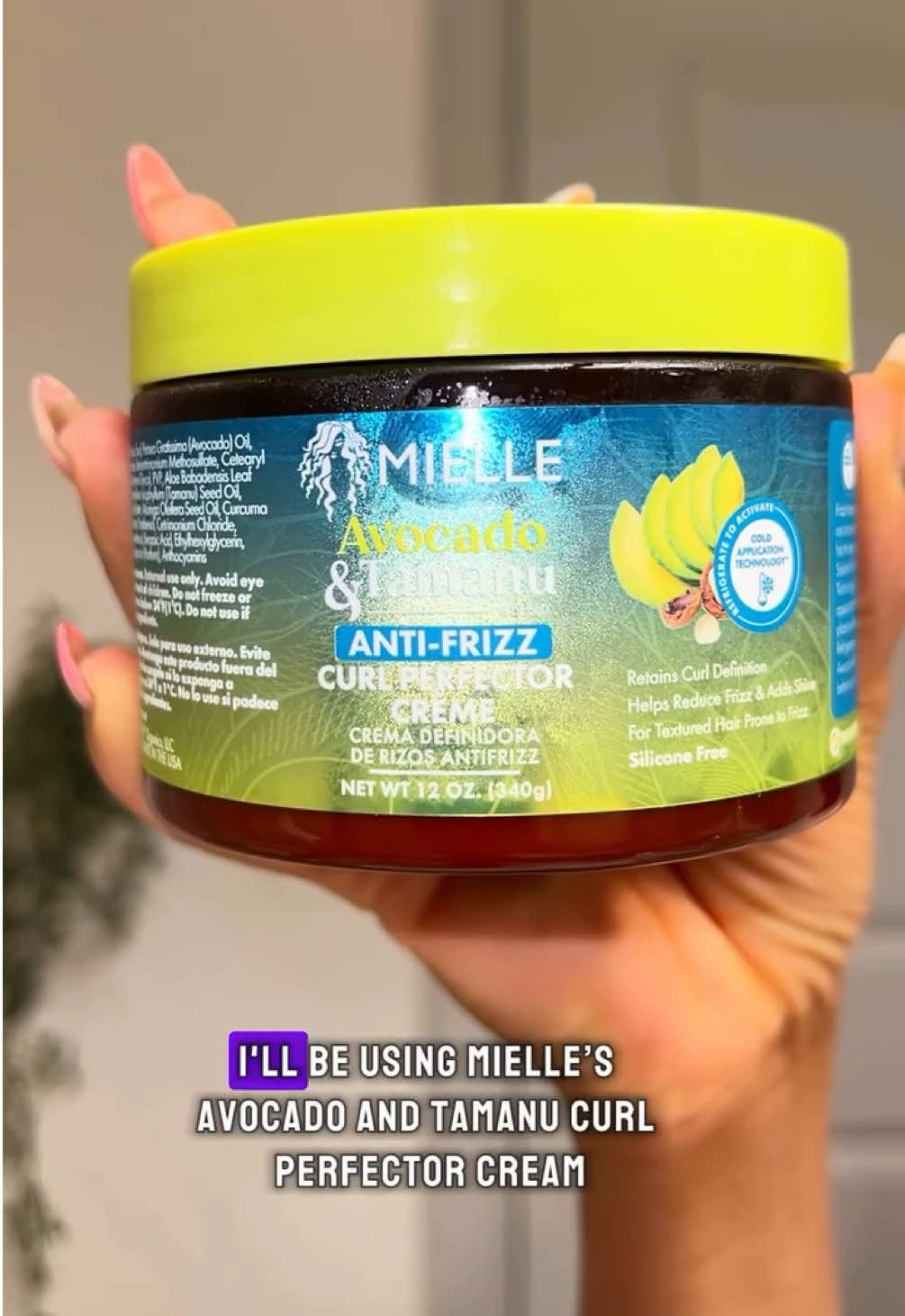 Where are our mini twists warriors at? 👀💕 Comment an “💖” if you love this style. Pair it with the Avocado and Tamanu Line for the ultimate slay. 💅🏽  #mielle #mielleorganics #avocadoandtamanu #minitwists #hydratedhair 