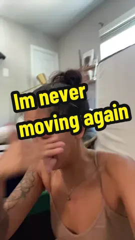 I didn’t burn the bed if anyone was wondering and I put it back together with ALLLLLLLL the screws! #movingvlog #vlogs #movingday #atx #austintx 