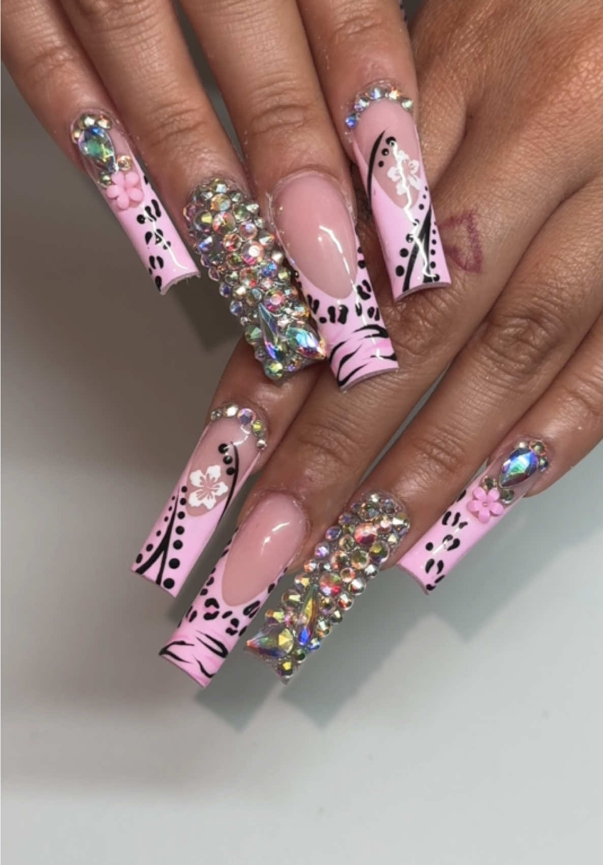 Accepting new clients. 💕 Dm to book #sacramento #nailtech #sacnails #sacnailtech #916nailtech 