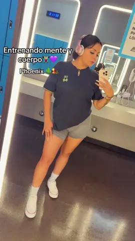 ✨ “La disciplina siempre gana a la motivación 💪🏼💜 Un día más, un paso más cerca de mis metas 🏋🏽‍♀️🔥” ✨ #GymGirl #FitnessMotivation #Discipline #Workout #GymLife  