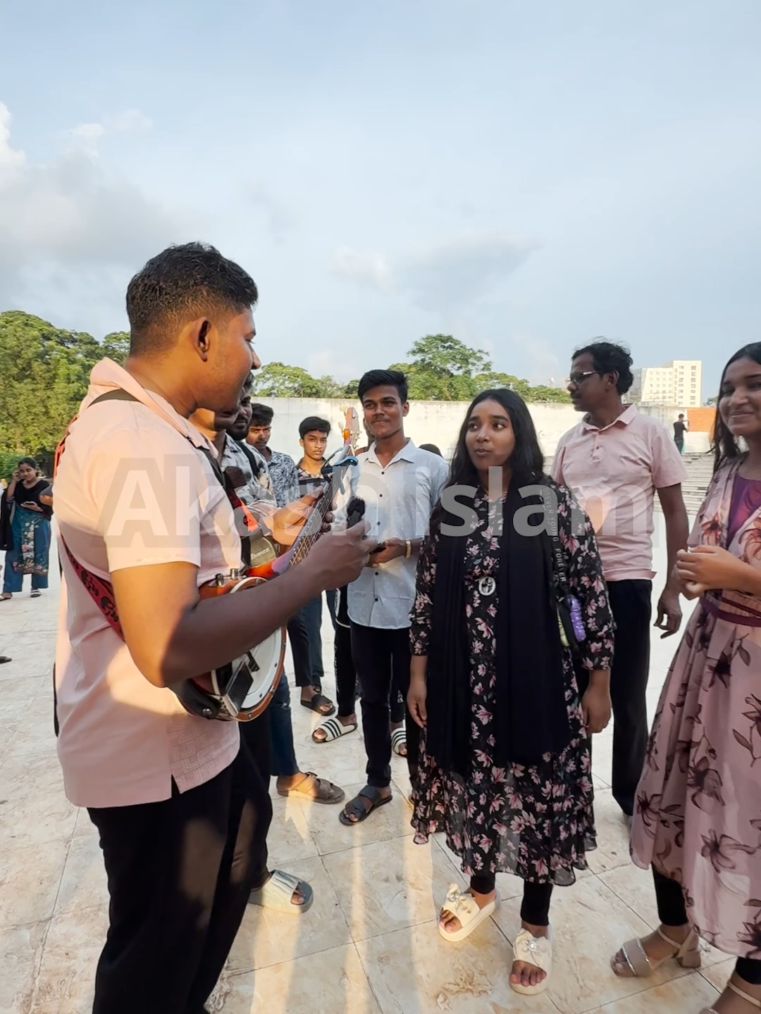 আজকে ব্যাগ খালি করে দিলো🥲উনারা শিল্পী বুঝতে পারি নাই 🥹 ##foryou #ghuri