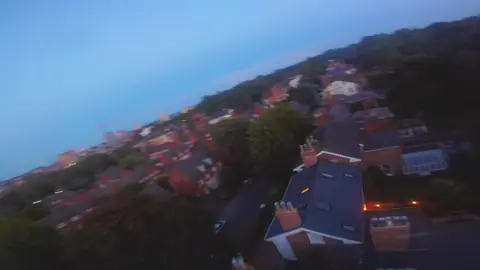 Evening cruise around the neighbourhood, thought the sunset would be more pretty 🙁 (also need to get my camera setting sorted out) - - - #fpv #fpvdrone #cinewhoop #tinywhoop #gopro 