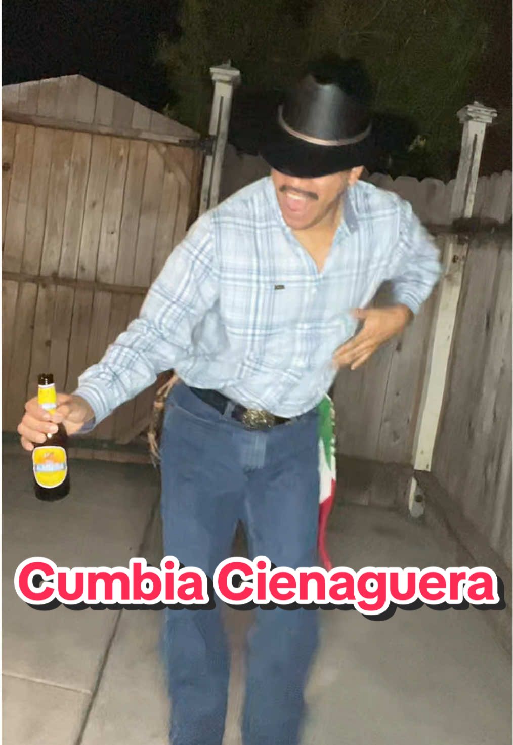 LA CUMBIA CIENAGUERA 🪗🎶🇨🇴 #eltio #Cumbia #anicetomolina #baile #cervezaaguila 