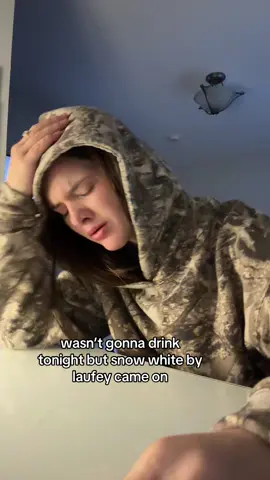 song has been on repeat [update: absolutely freaking out laufey liked the video] #laufey #snowwhite #relatable  #funny #fypage pls ignore my socks ty
