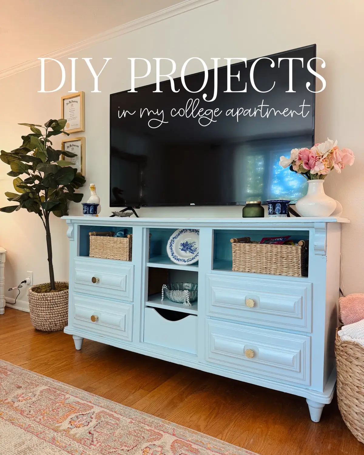 #collegeapartment #DIY #tour #apartmenttour #decor 