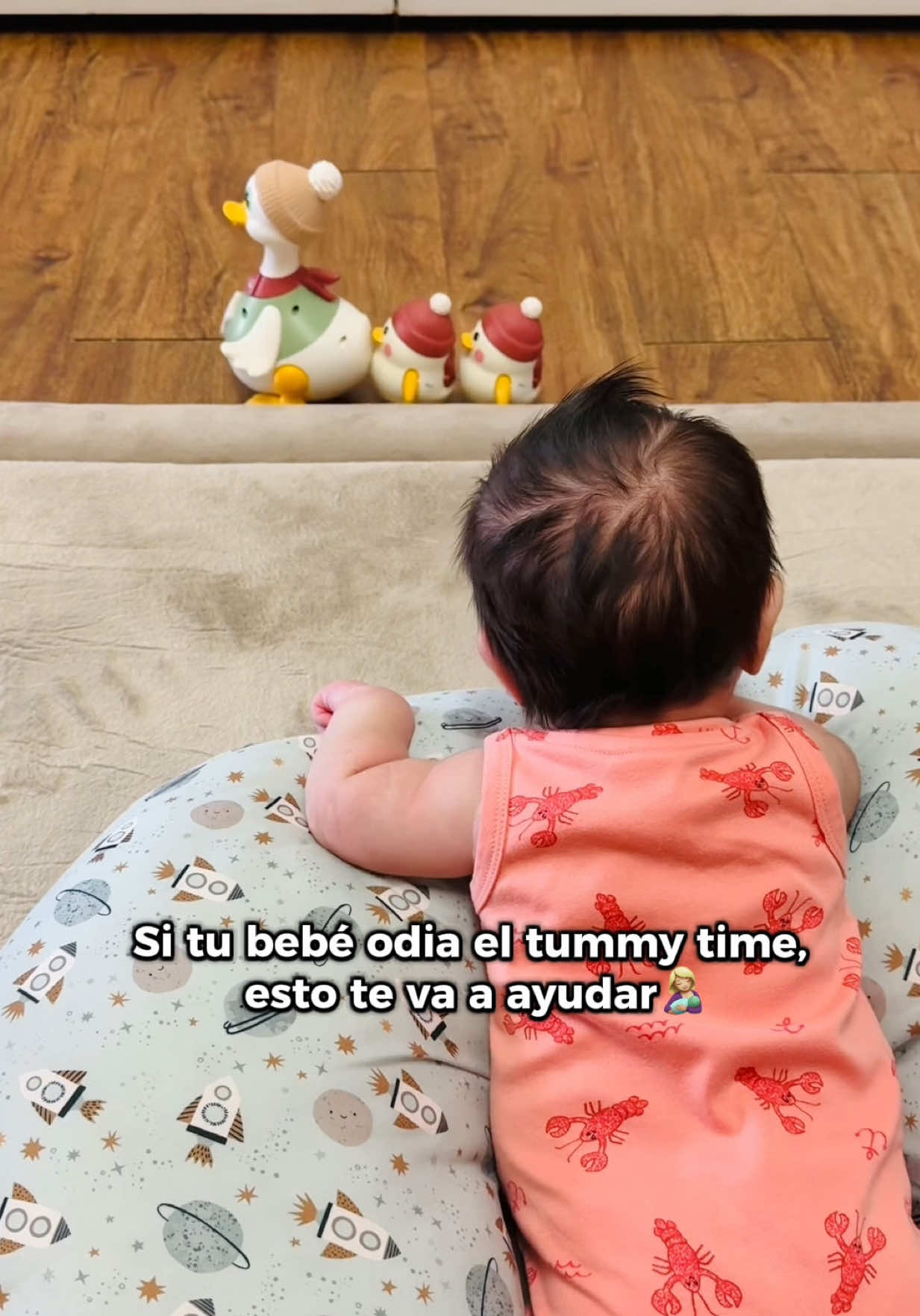 Esta Patita ayudará a que tu bebé levante bien su cabecita☺️🤱🏼 Me encantó, así el pasa más tiempo boca abajo porque no le gustaba 😣 #tummytime #gateo #reciennacido #2mesespostparto 