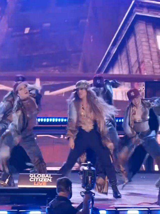 Nobody does it like Jennifer lopez!😳❤️❤️#jenniferlopez #stageperformance #jlo #fypシ #jenniferlopezedit 