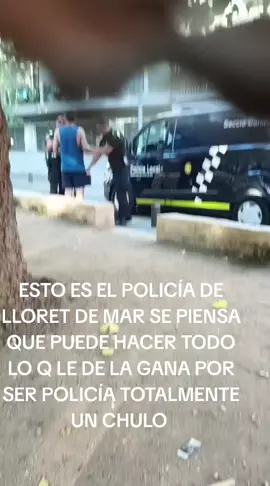 AGRESIÓN POLICÍAL POR IR DE UNIFORME 