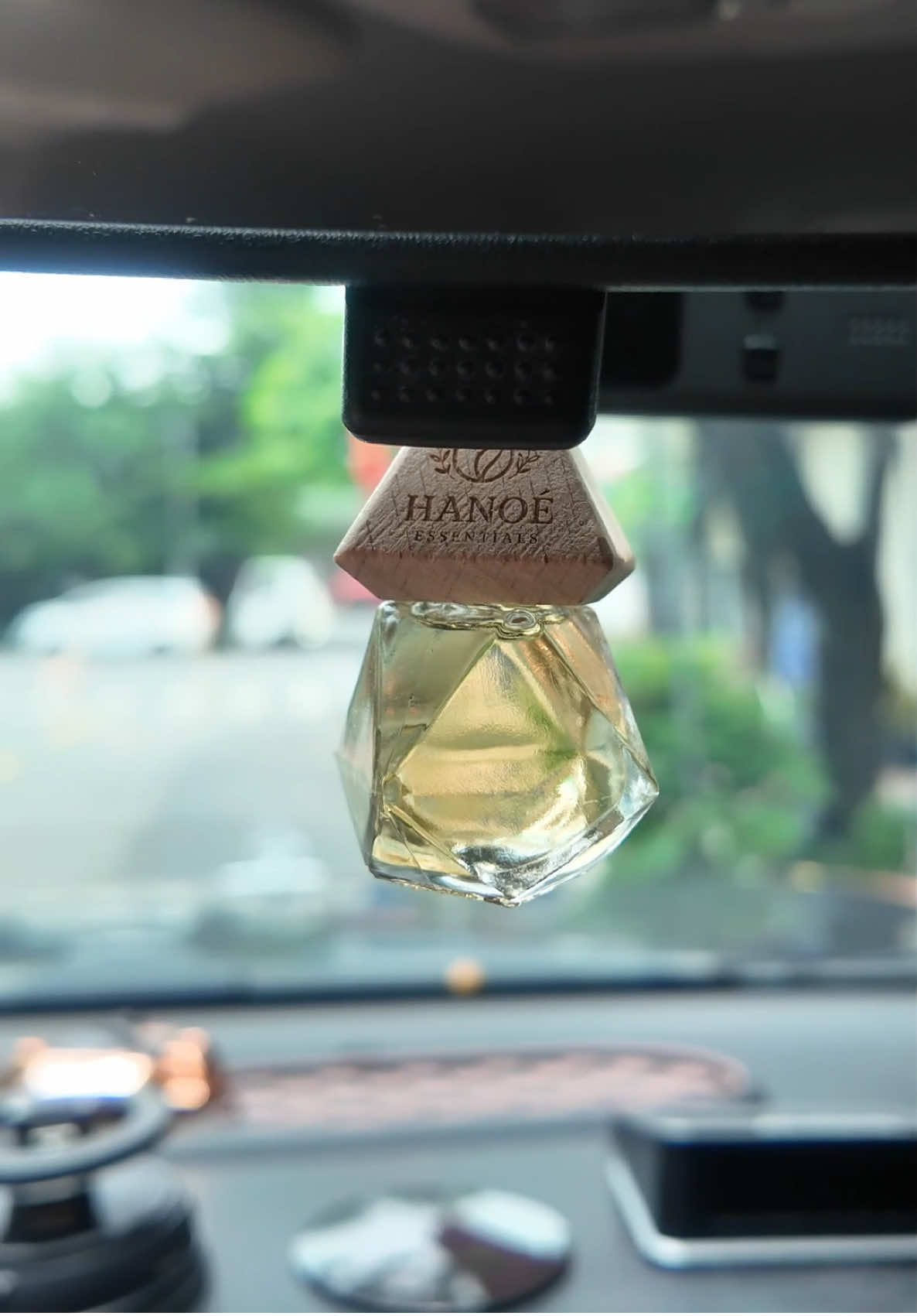 Tinh dầu treo xe thơm thiên nhiên từ các loài hoa