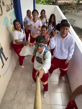 De que te lo hundo te lo hundo 🤪 !!#fyppppppppppppppppppppppp #parati #buenafelosrios🇪🇨 #colegio #viralvideo 