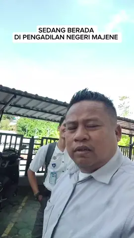 SEDANG BERADA DIPENGADILAN NEGERI MAJENE MENUNGGU SIDANG PERKARA PIDANA #majene 