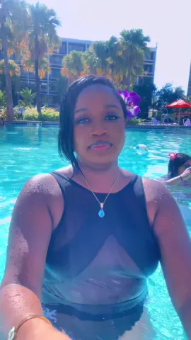Enjoying the resort pool #sheraton #resort @Sheraton Hotels #sheratonhotel #poolday #orlandoinfluencer 