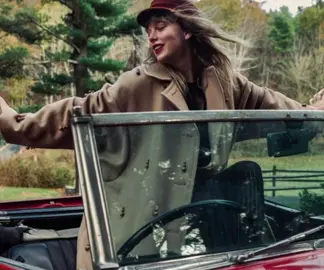 if I could freeze time, it’d be that night with her #lyricsvideo #wlw #wuhluhwuh #sapphic #taylorswift #red #theveryfirstnight 