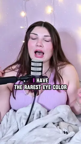 Does she have grey eyes? Follow for more! 💗 #podcast #clips #grayeyes #debate #foryoupage 