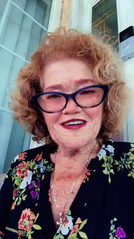 Lo que hace importantes, A las personas no es una ;… Cabeza, llena de conocimiento  Sino un corazón lleno de amor  Un oído, dispuesto a escuchar Y unas manos abiertas? Y Dispuestas ayudar a los demás Es lo que te hace ser., Una persona importante. #recuerdos #relatable #gym #like #paratiiiiiiiiiiiiiiiiiiiiiiiiiiiiiii 