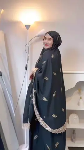 tropical hitam