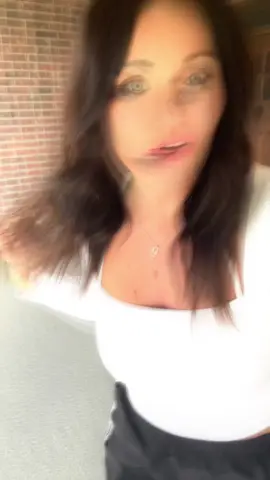 Throwback to me watching Pretty Little Liars when they kept teasing us about who “A” was and I kept swearing I was done watching because they were dragginggggg us along - but HAHAHA I stayed loyal and finished the whole dang series 😂😂 Andddd I didn’t like the ending AT ALLLLLL 😩🤡 Anyone else?? Lol. 